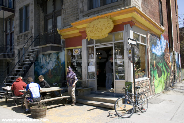 Montreal-cafe joe outside