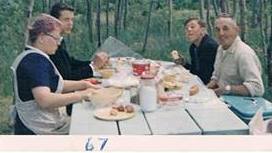 carl and family at picnic table 1967