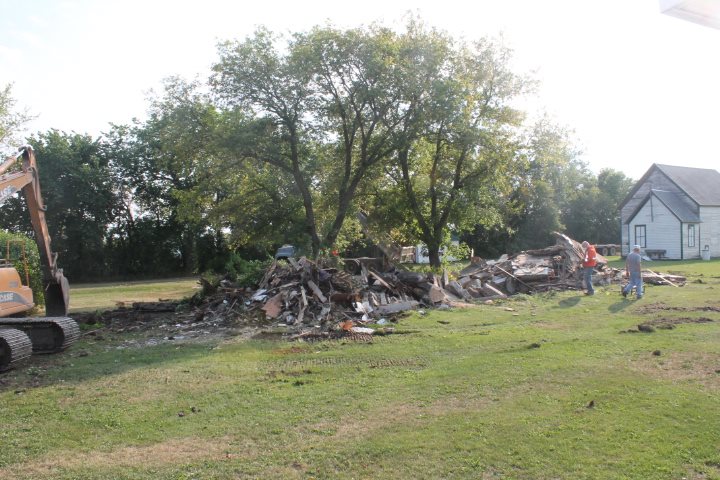 4-Carlss old house comes down in 2013