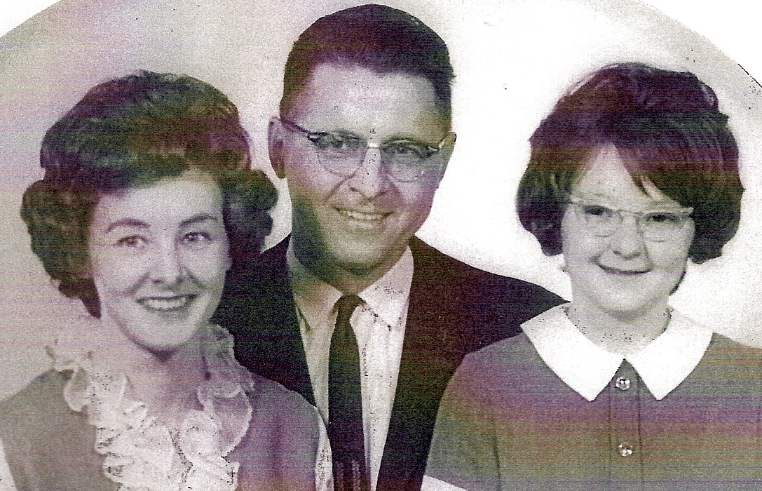 Family pic-no info 1961