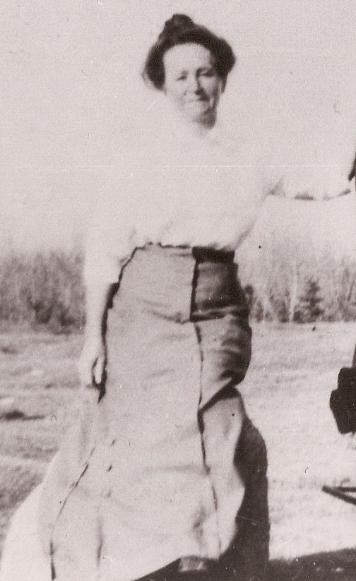 Jennie Jesmer standing 1919