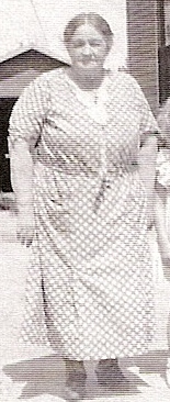 Josie soquet in driveway 1900