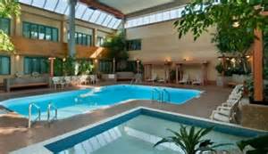 travel lodge swimming pool