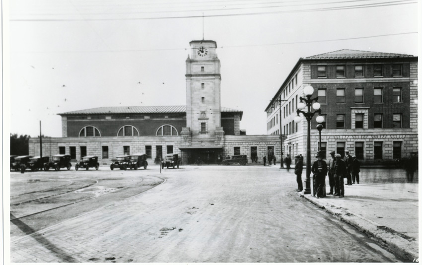 train station 1899