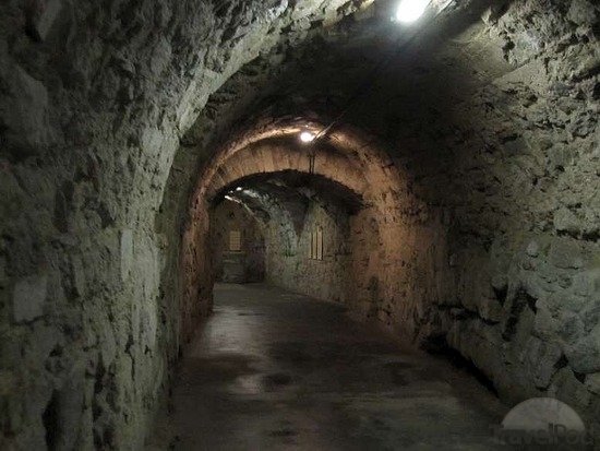 tunnel 3