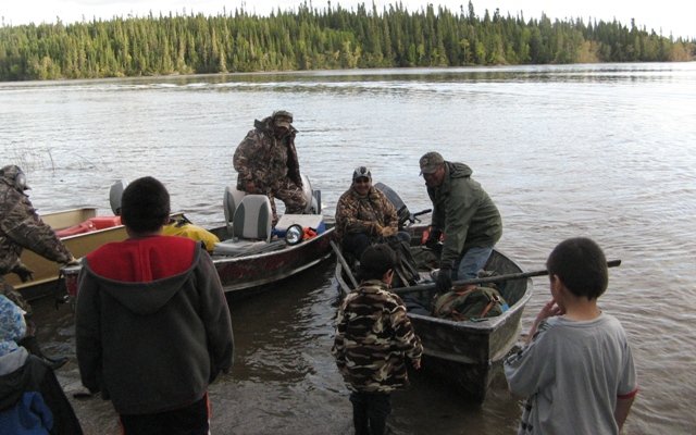 hunting-teams-on-boat-2010